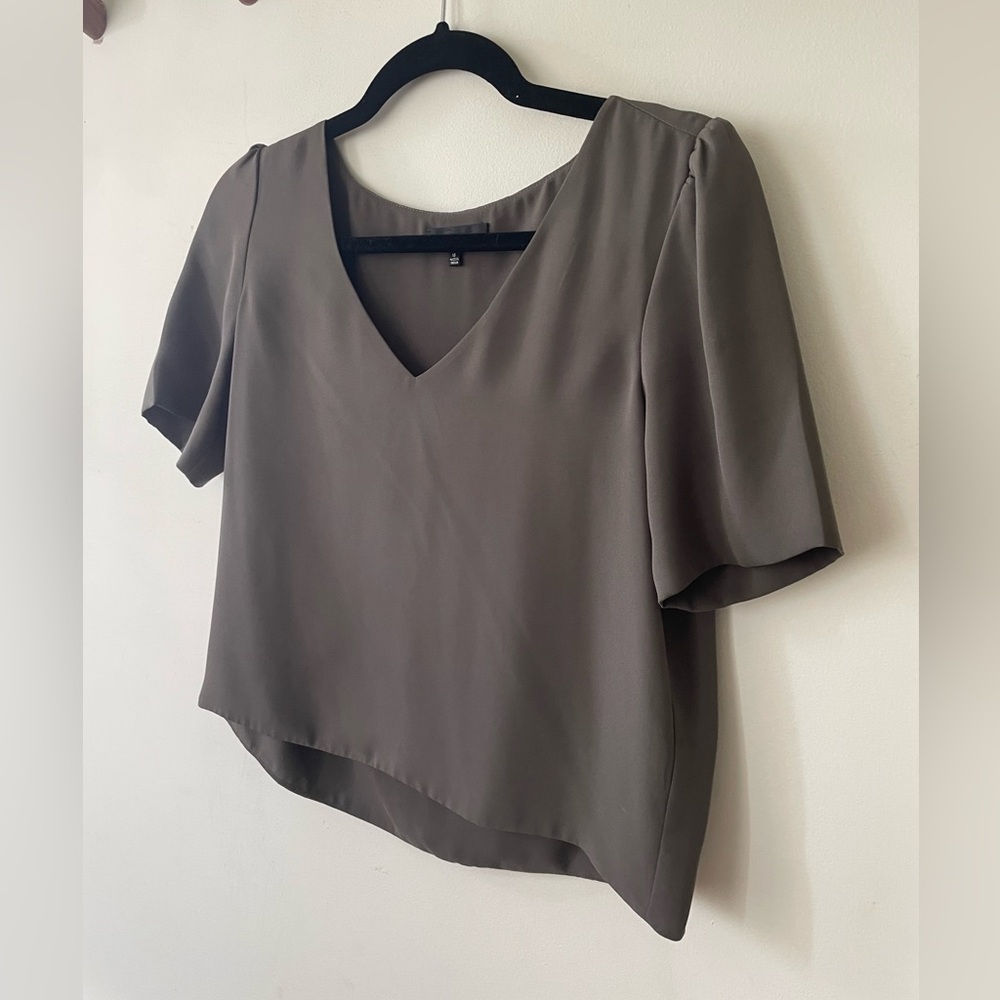 Aritzia Babaton xs blouse in Olive